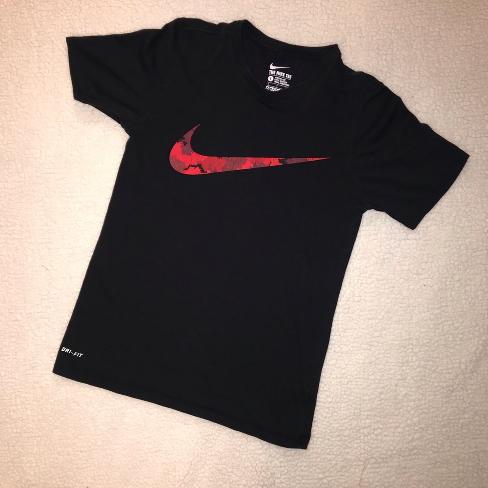 Nike Men's Dri-Fit Camo Swoosh Graphic Tee